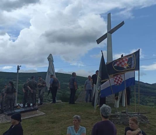 U travničkom mjestu Ovnak obilježena je 29. godišnjica stradanja Hrvata ovoga kraja