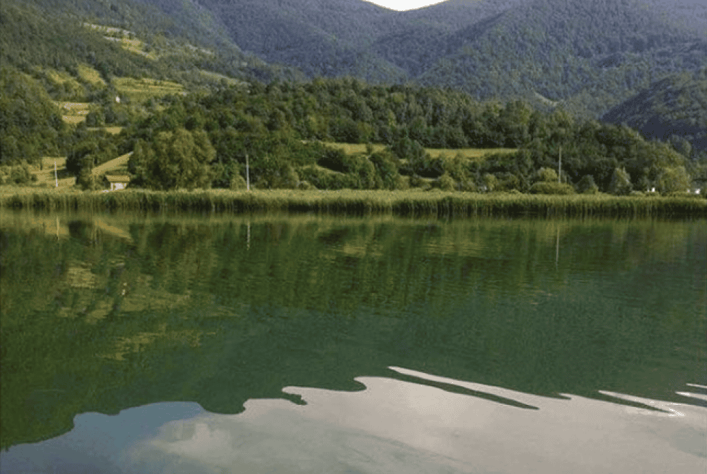 Vozilo nađeno u rijeci Plivi, traže se dvojica 19-godišnjaka