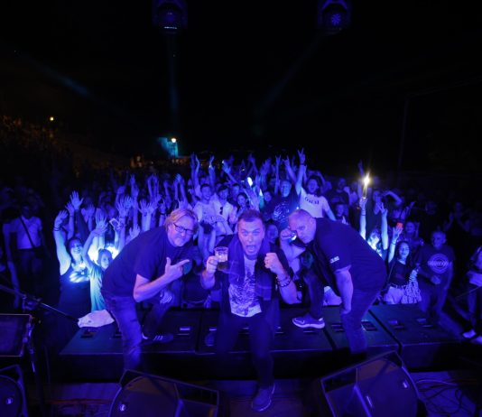 Na travničkoj tvrđavi održan koncert  legendarne grupe Van Gogh