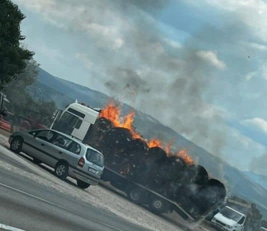 INTERVENIRALI VATROGASCI: Planuo teret na kamionu u blizini benzinske crpke