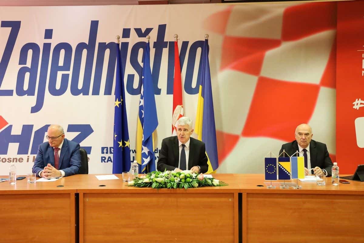 HNS zabrinut jer su bošnjačko-muslimanski prvaci izvršili pritisak na Schmidta i odgodili izmjene Izbornoga zakona