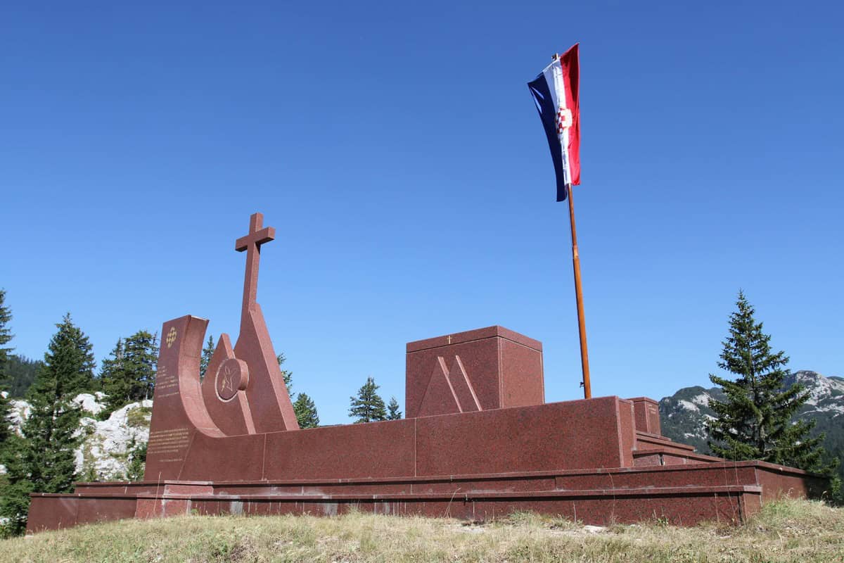Na današnji dan dogodio se jedan od najmonstruoznijih zločina Armije i mudžahedina nad Hrvatima