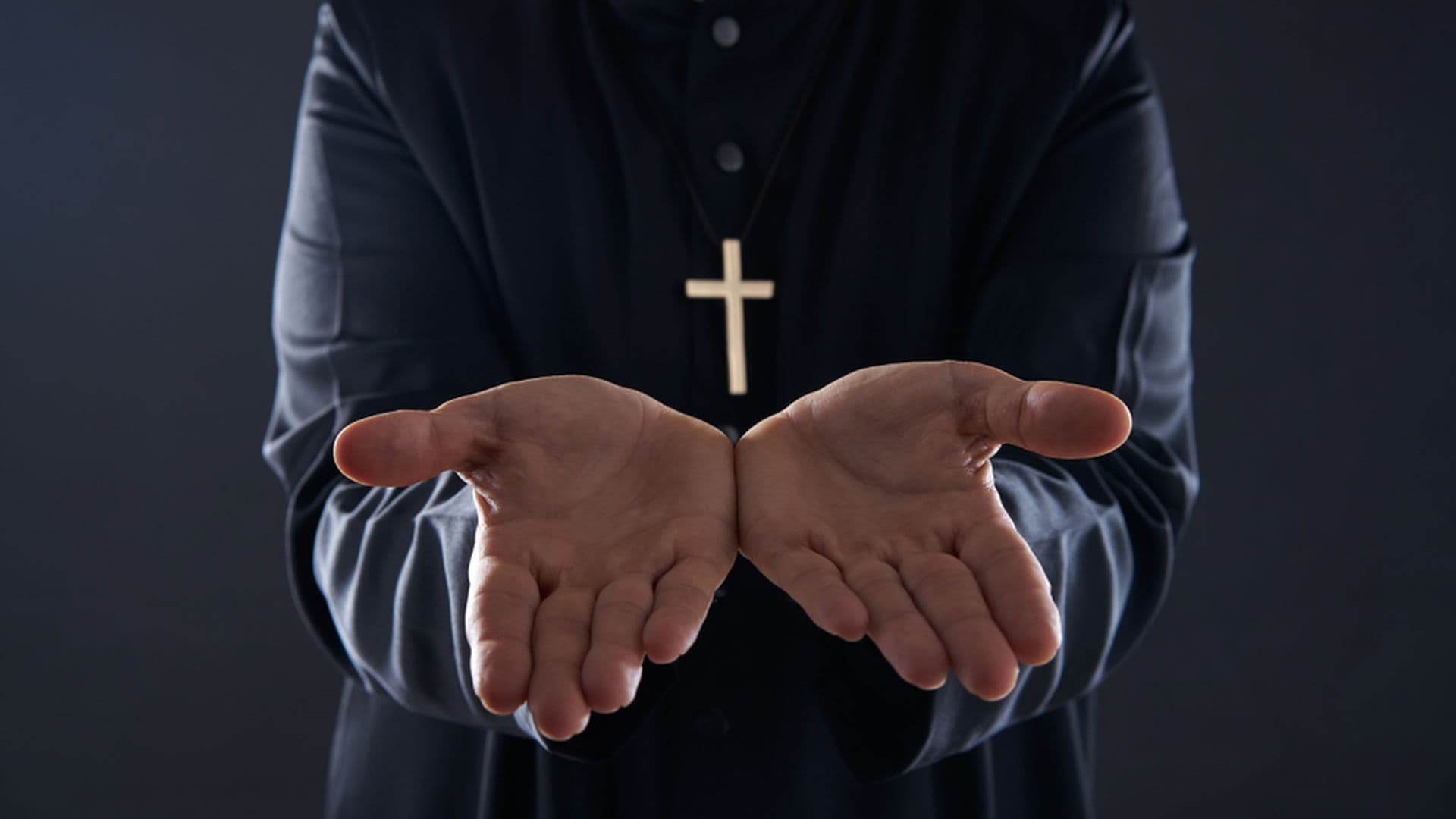 Katolički kapelan išao u posjet zatvorenicima, nosio im je kebabe. Mislio je da čuvari neće provjeriti hranu, a onda…