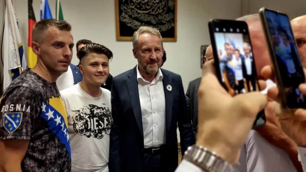 Bakir, gotovo sa zanosom, u Stuttgartu: “Nama ne treba puno, treba nam 30-ak tisuća glasova, uradite to…”