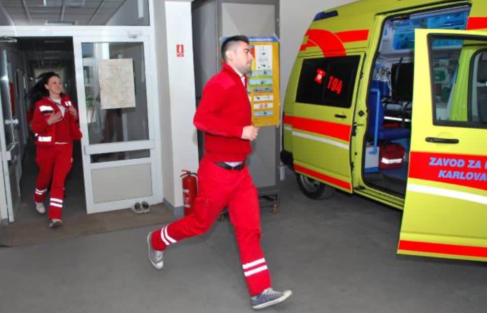 Dvije učenice od 13 i 15 godina stradale prelazeći zebru