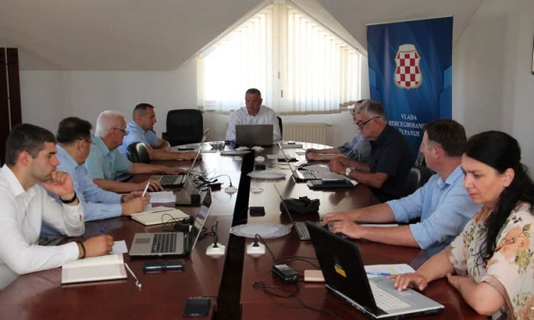 HBŽ: Podignute su plaće svim proračunskim korisnicima osim predsjedniku i ministrima. Njima su snižene