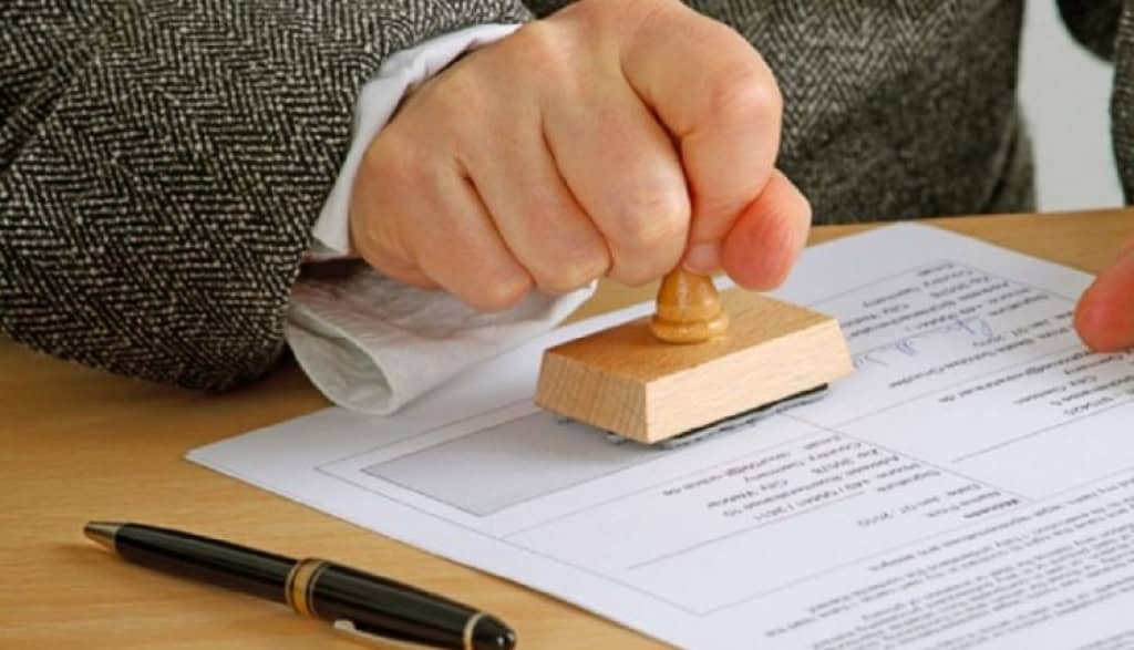 Javna bilješkinja i lokalni poduzetnik prevarili muškarca iz Visokog: Oštećeni ostao bez kuće, a ona bi trebala bez gotovo milijun KM…