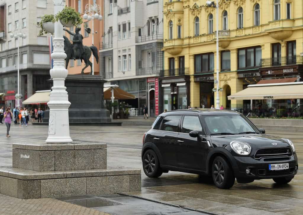 Realno, može se svima dogoditi, ili ne? Turist iz Njemačke pratio navigaciju pa se našao nasred zagrebačkog Trga