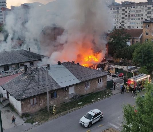 Sarajevo: U velikom požaru na Dolac Malti tokom noći izgorjele barake