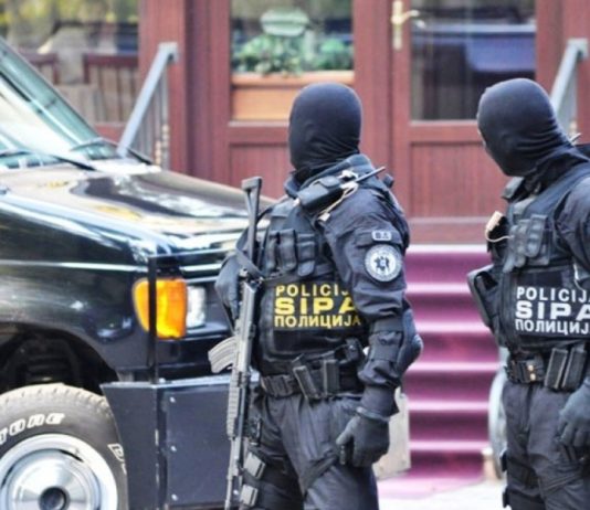 Stotine uposlenika napušta državnu službu