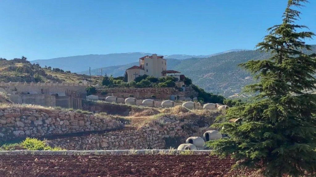 U Libanonu se gradi najveća krunica na svijetu, kreator dobio inspiraciju nakon neugodnosti u Međugorju