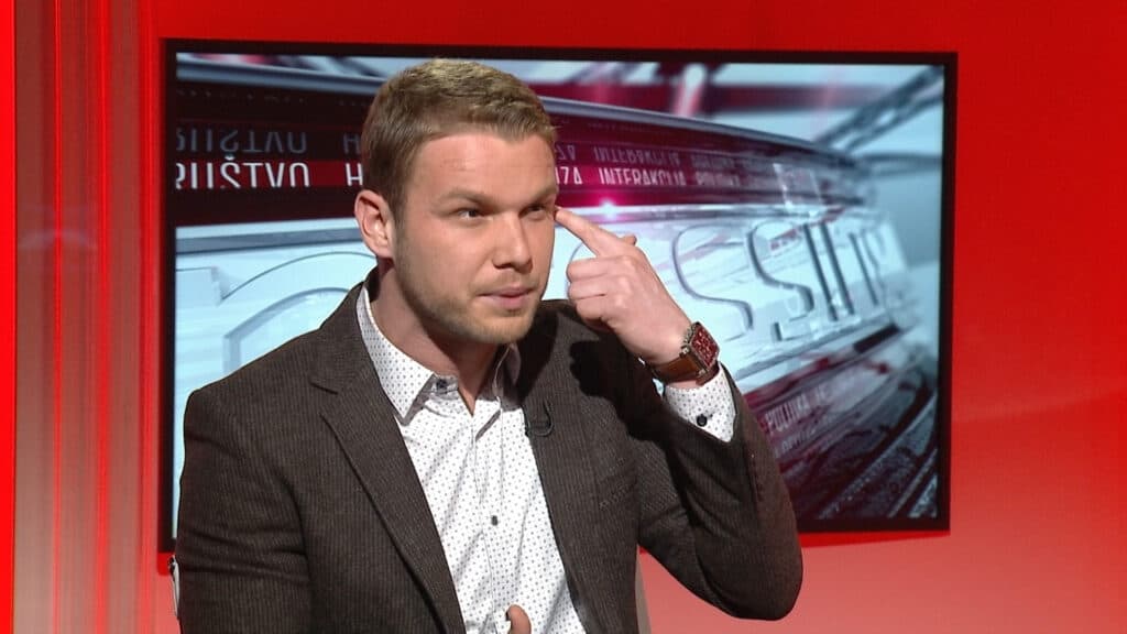 VIDEO I Na Bajaginom koncertu nepoznata djevojka izudarala Stanivukovića, oglasio se i on: “ne poznajem djevojku, osiguranje je reagiralo”