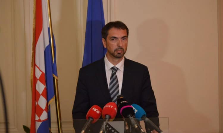 Čavara: Sutra ću pisati Schmidtu, stranci ne razumiju što se događa u FBiH