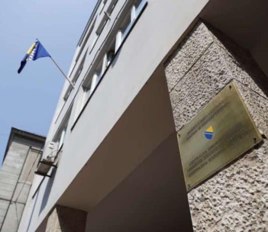 CIK kaznio četiri političke stranke zbog prijevremene izborne kampanje