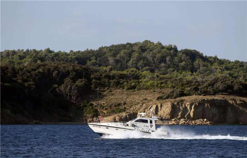 Mladić (27) poginuo pored Pelješca zbog bizarne greške koju je sam počinio: “parkirao je vozilo blizu trajektnog pristaništa…”