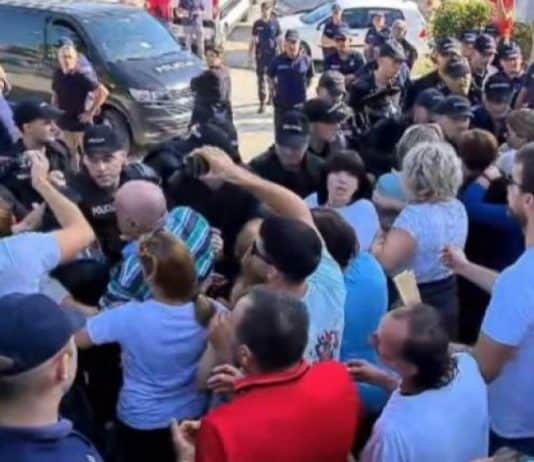 Prosvjed u Livnu: Jedna osoba na intenzivnoj, još četiri žene ozlijeđene