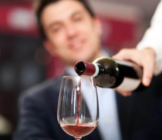 “Gosti trebaju čuti i drugu stranu”: Konobar otišao na Jadran raditi pa proživio sezonu iz pakla