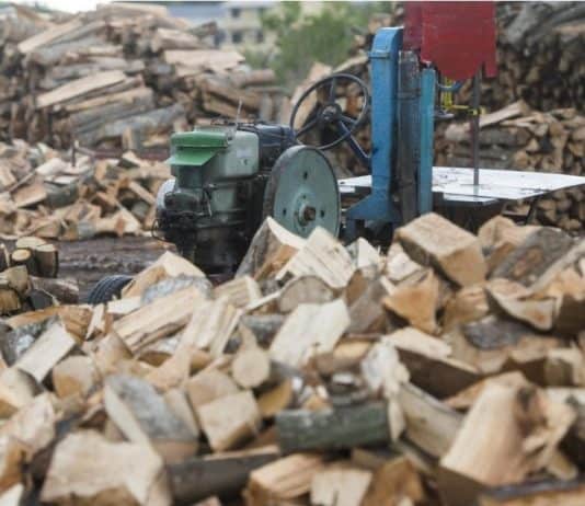 Umirovljenici zabrinuti, dobavljači im još nisu isporučili ogrjevno drvo