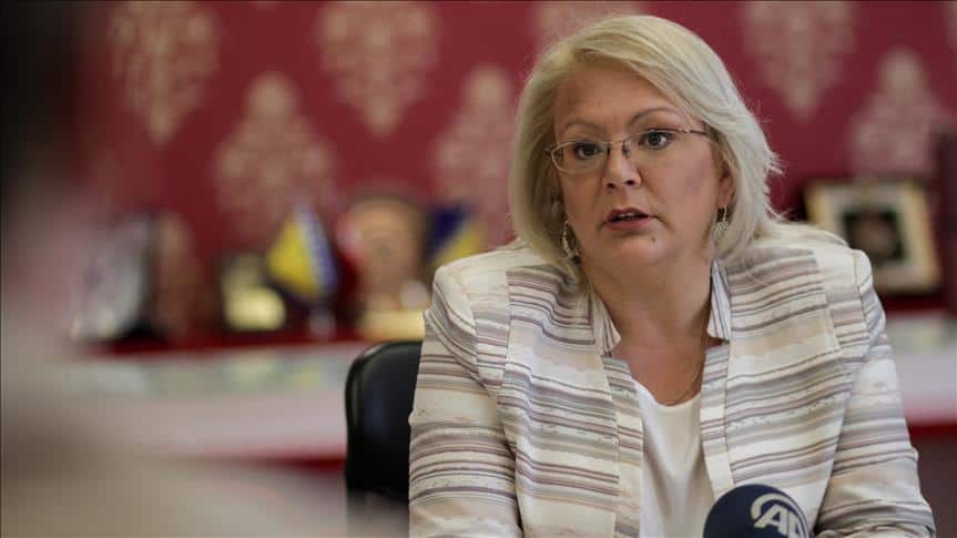 Bradara o Biseri: “Ako Klubovi dva od tri konstitutivna naroda ne doživljavaju svojom ministricom, onda je jasno da ona ne provodi politiku BiH već politiku jednog naroda i jedne stranke”