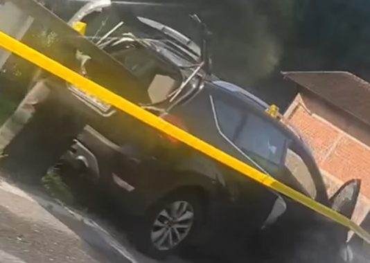 Jezivi prizori nesreće u kojoj je jutros poginuo mladić (29): Ograda prošla kroz auto