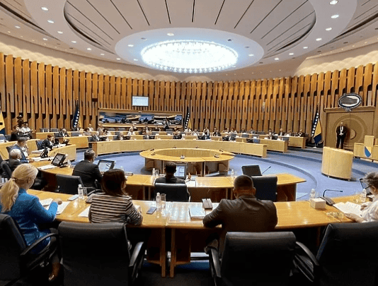 POLITIČARI SU NAS OPET PREVARILI: GORIVO ĆE BITI JEFTINIJE, NE ODMAH I KAD BUDE SAMO NA MJESEC DANA!