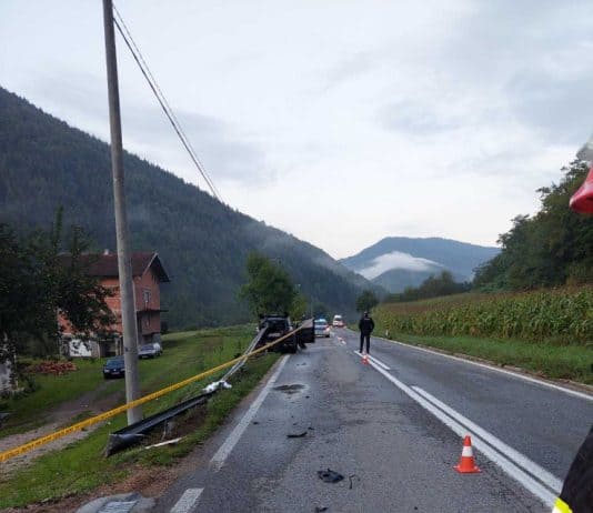 Stravična nesreća kod Kotor- Varoši: Jedna osoba poginula u automobilu