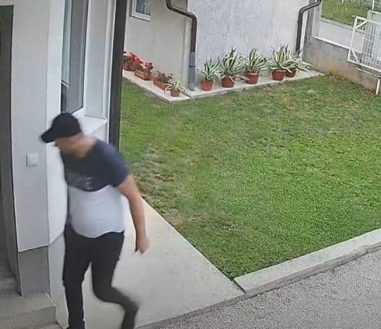 Došao Mercedesom ispred tuđe kuće i ukrao – papuče