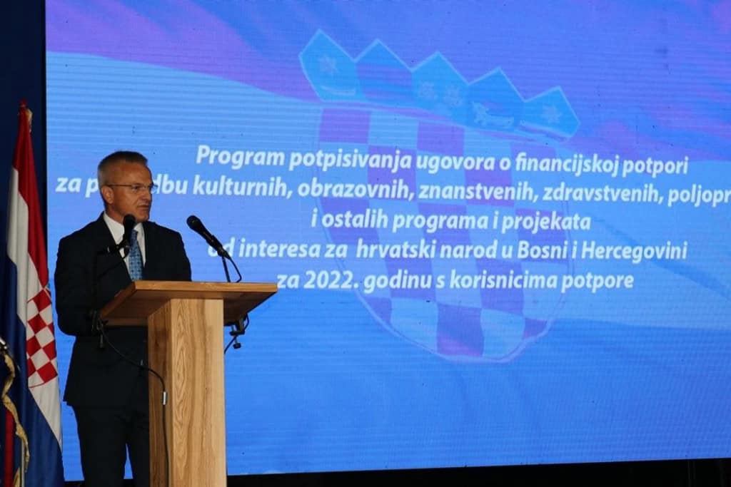Hrvatska vlada izdvaja nešto malo manje od 2 milijuna maraka za projekte Hrvata Središnje Bosne