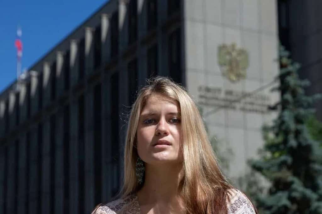 Kći ruskog zastupnika pobjegla iz zemlje: Otac me proglasio izdajicom. Netko je bio okrutan prema Putinu dok je bio dijete