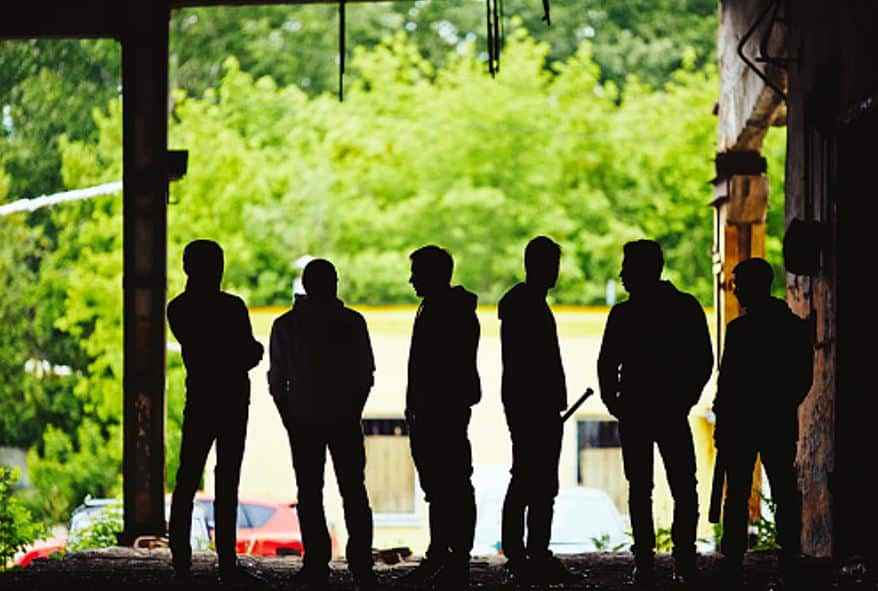 Mostar: Huligani polupali stakla na kladionici i ozlijedili jednu osobu, stradao i ugostiteljski objekt