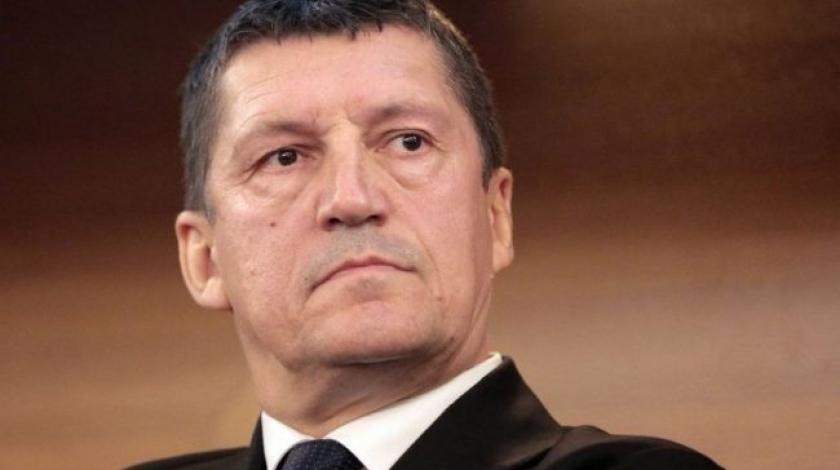 Odličan autorski tekst Ive Lučića koji dobro opisuje aktualnu politiku u BiH: prebrojavanje, dronovi i odroni