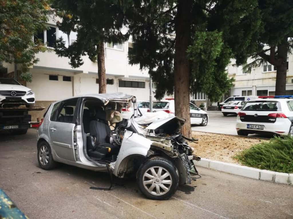 Životno ugrožena djevojčica koja je u sinoćnjem sudaru ostala bez roditelja i brata