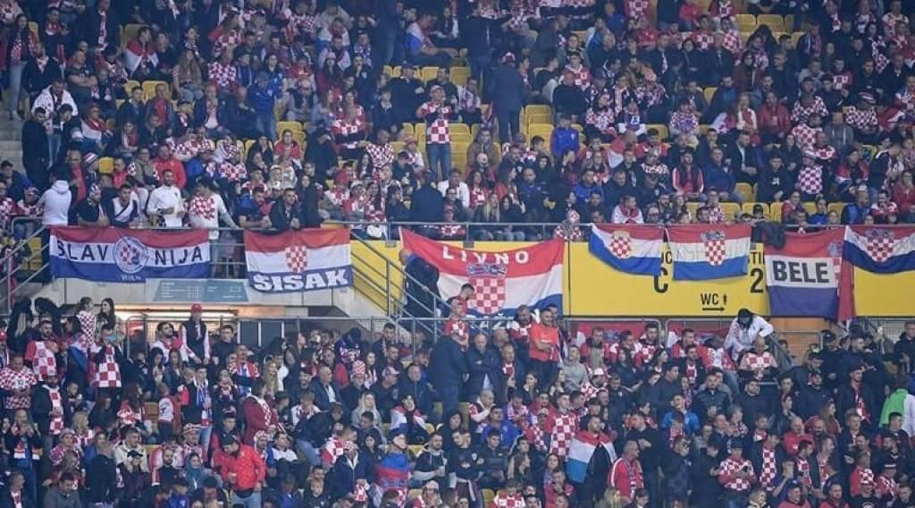 Bečki stadion u kockicama, prekrasni prizori. Šteta zbog sukoba s policijom