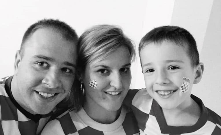 Umobolno! Adisa Busuladžić, unuka nacističkog imama Mustafe Busuladžića, optužila tragično preminulu Marijanu Krstić za “etničko čišćenje” Ortiješa!