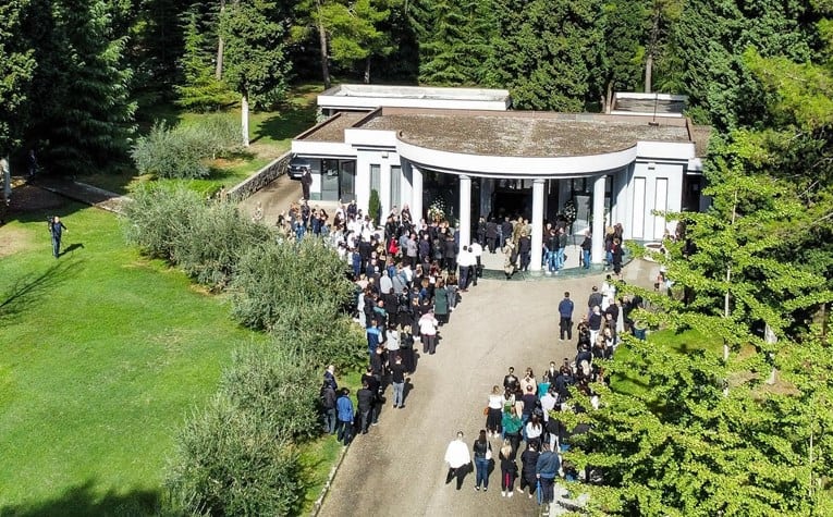 Tisuće ljudi u Mostaru na posljednji počinak ispratilo tragično poginulu obitelj Krstić