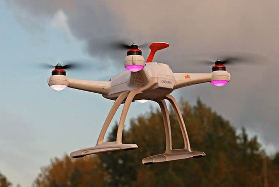 Tko šalje dronove koji svaku noć kruže nad kninskim vojarnama? Policija i obavještajci su na nogama, izvori otkrivaju: ‘Dva su se spustila nisko… Još ne znamo što činiti‘