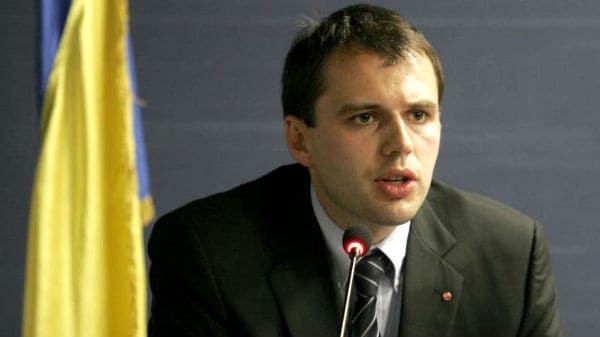 Reuf Bajrović ponovno poziva na prosvjede pred zgradu Ureda visokog predstavnika: “Spremite se za nove prosvjede pred OHR!”