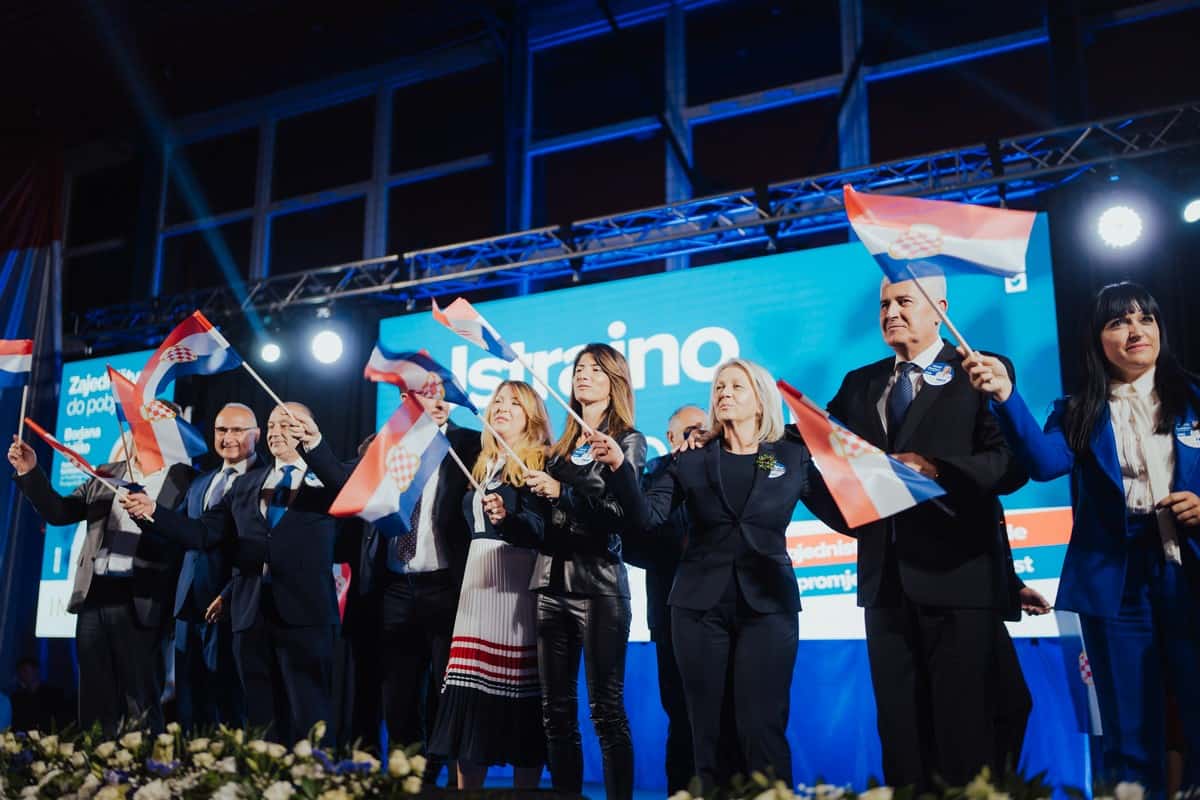 Ovo su poruke sa završnog skupa HDZ-a BiH u Mostaru: Masovnim izlaskom na izbore Hrvati će zajamčiti svoj politički opstanak
