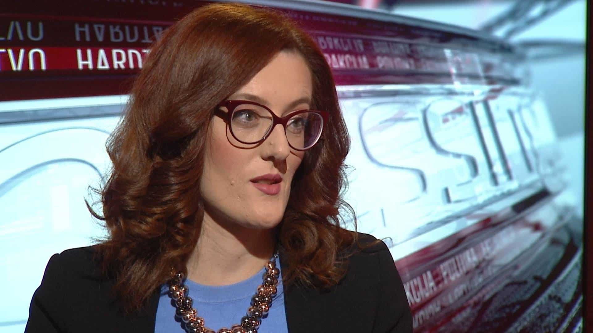 Je li vama nešto čudno u načinu na koji glasuje Martina Mlinarević? I nama isto