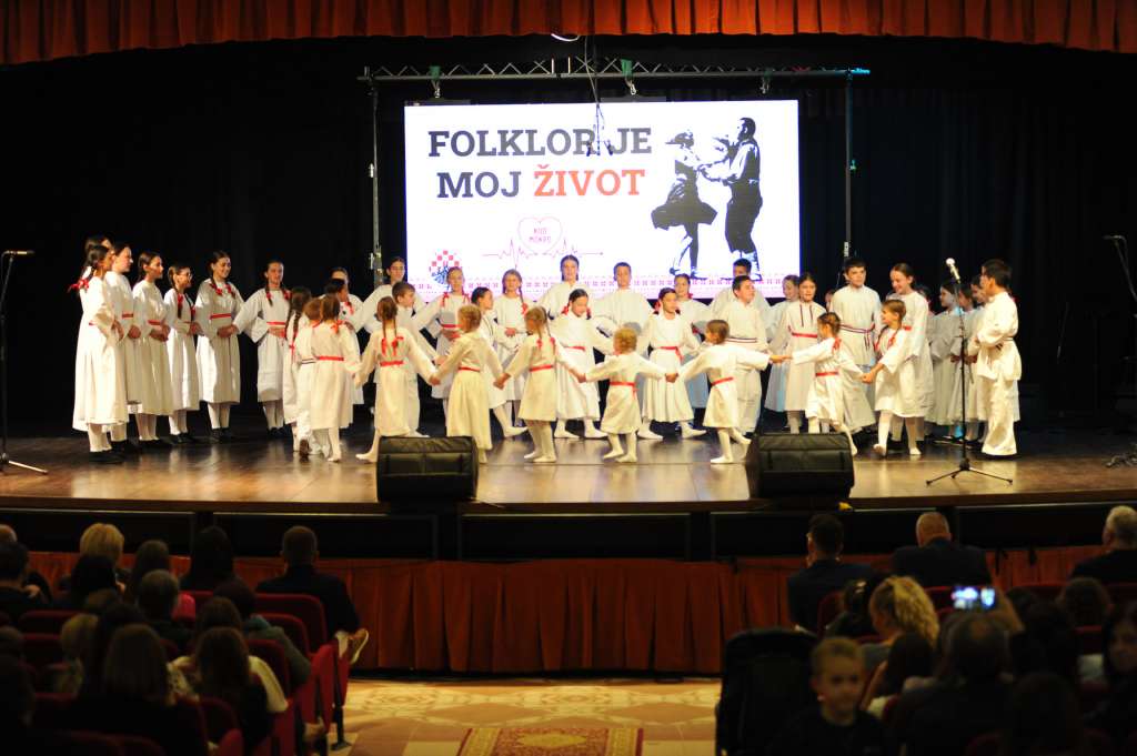 Emotivan koncert u Širokom Brijegu: “pokojni Mario živi duboko u srcima mnogih svojih prijatelja i folkloraša…”