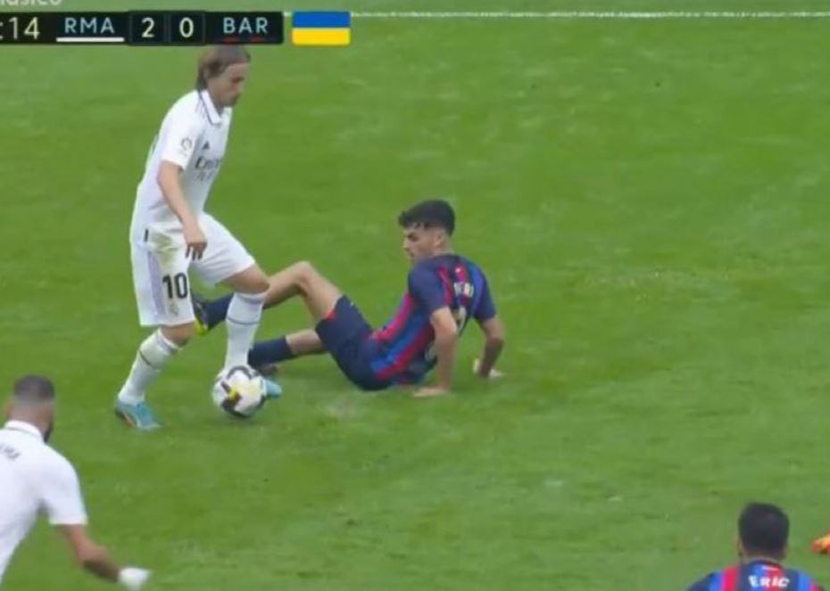 Isuse koliko je ovo dobro! Pogledajte video najnovije majstorije kojom je Luka Modrić očitao bukvicu Barcinoj nadi i zaradio ovacije