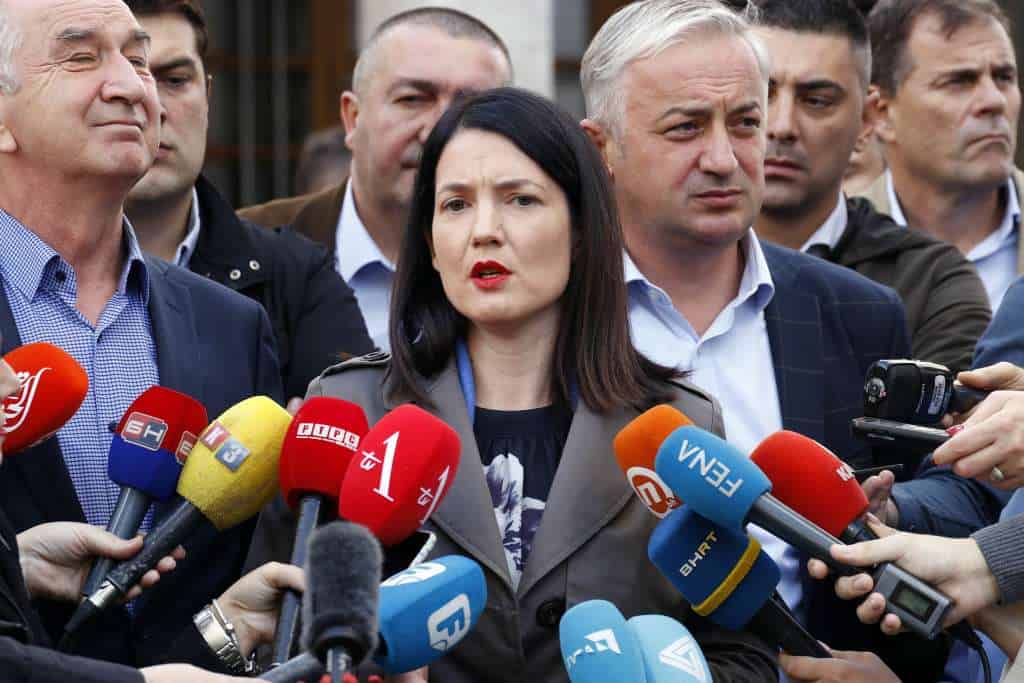 Oporba iz RS hoće pobjedu na silu: Prosvjeduju pred SIP-om