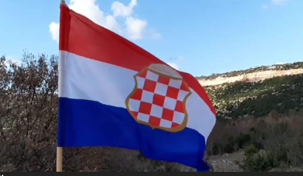 SDA nije uspjela: Zastave hrvatskog naroda u Novom Travniku ostaju!