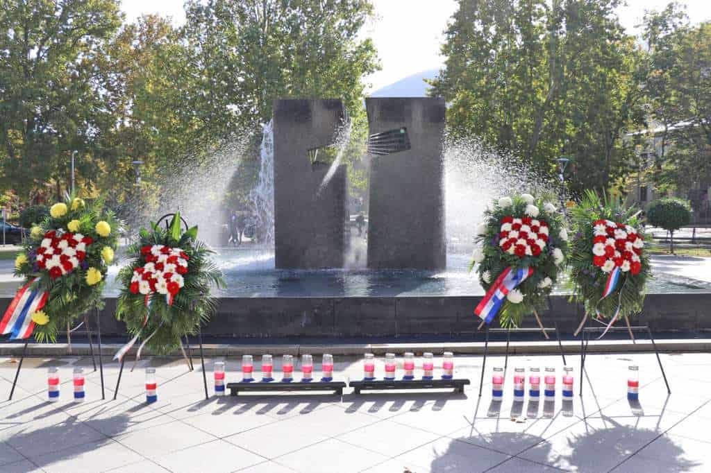 VIDEO I FOTO U Mostaru položeni vijenci i zapaljene svijeće u povodu blagdana Svi sveti i Dušnog dana