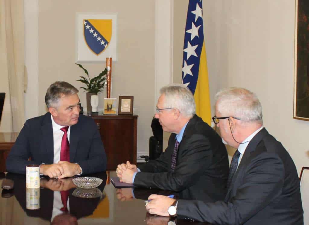 Hrvatima nametnuti član Predsjedništva Komšić se sastao s američkim veleposlanikom u BiH, evo o čemu su pričali
