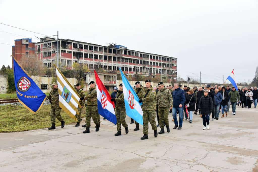Još jedan tužan dan u Hrvatskoj i Vukovaru: Obilježena 31. obljetnica stradanja vukovarske četvrti Borovo naselje