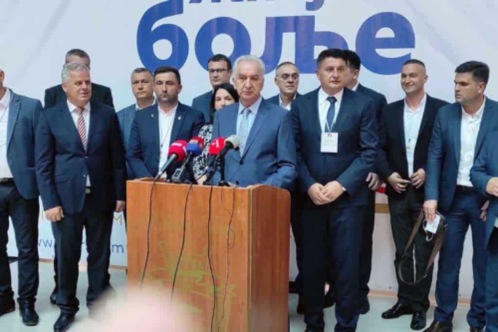 Napokon pametna odluka vodstva SDS-a: Šarović i ostatak stranačkog predsjedništva podnijeli ostavke