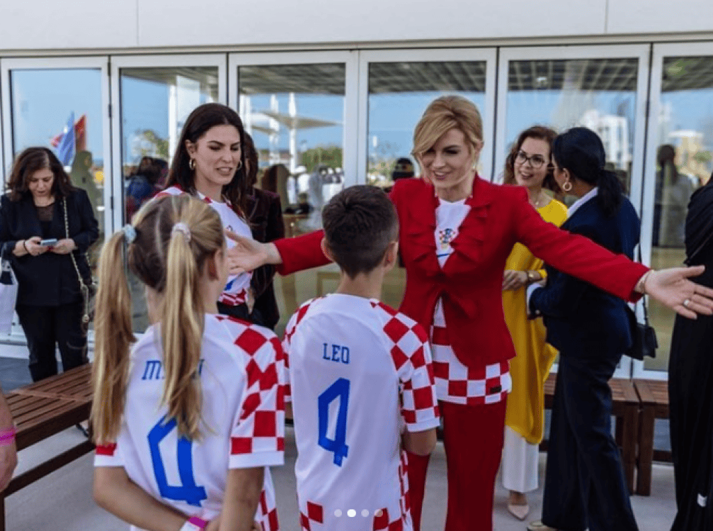 Kolinda Grabar-Kitarović objavila fotografije sa djecom Ivana Perišića