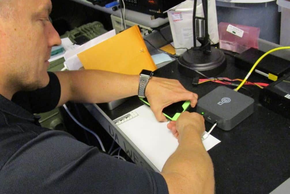 Koriste ga FBI i tajne službe: Pogledajte kako brutalan uređaj za hakiranje mobitela nabavlja hrvatska policija