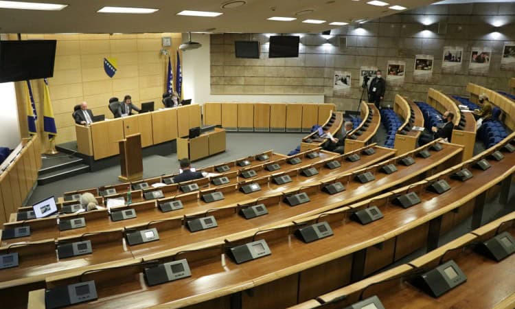 Federalni parlamentarci danas raspravljaju o proračunu za 2023. godinu koji bi trebao biti veći od prošlogodišnjeg za milijardu konverbitilnih maraka